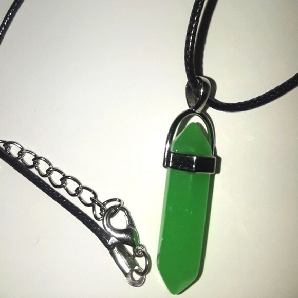 Hand crafted green glow in the dark pendant - Picture 7 of 7